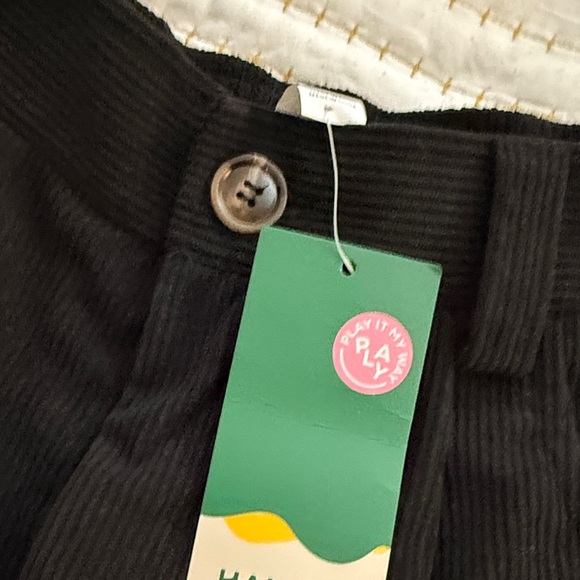 Halara Women's Black Corduroy Shorts - size small - NWT - Picture 2 of 8